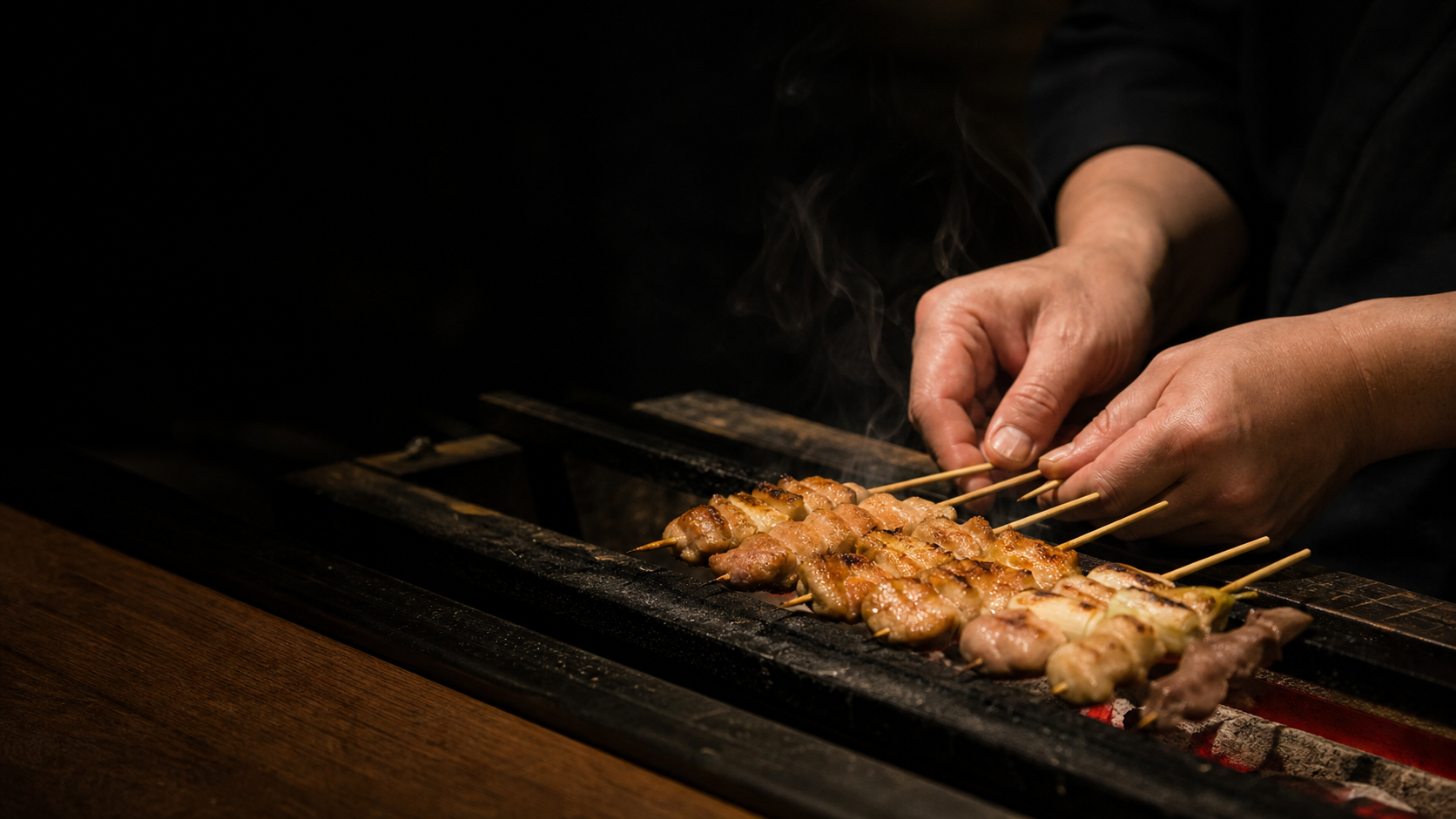 炭火で焼き上げる銘柄地鶏の焼鳥